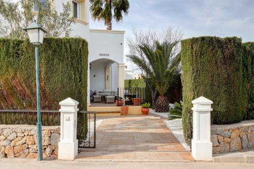 esgle_entrance_view